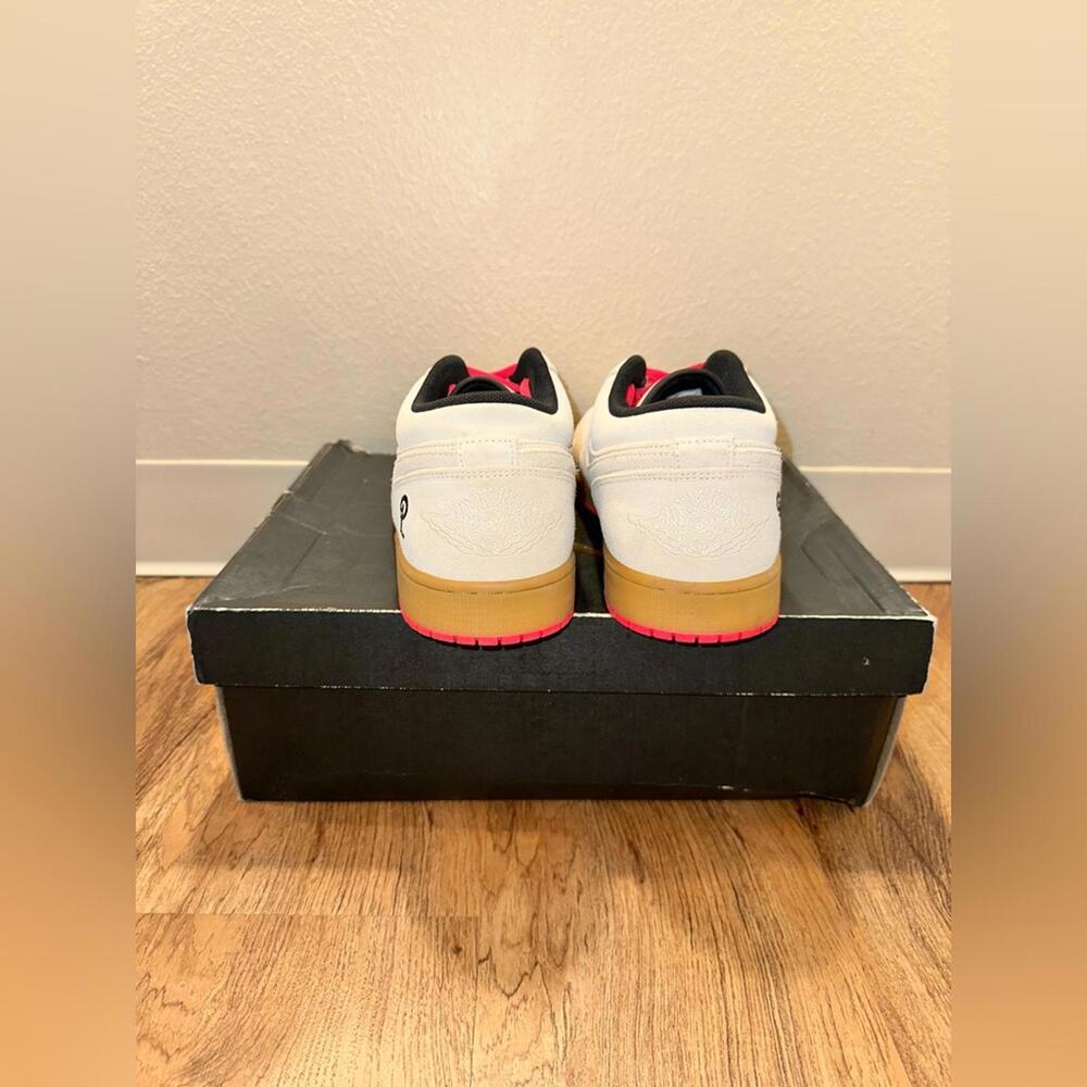 Jordan 1 Low Sneaker Politics - Picture 2 of 8